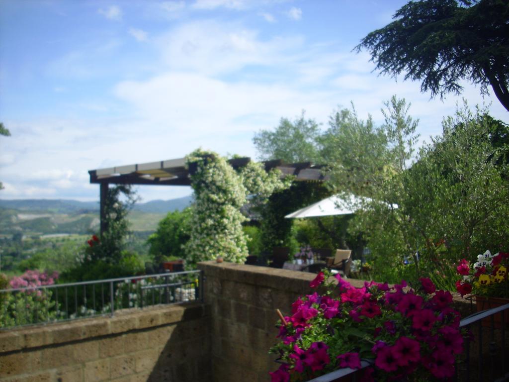 Chiara E Benedetta Villa Degli Ulivi Orvieto Exterior foto