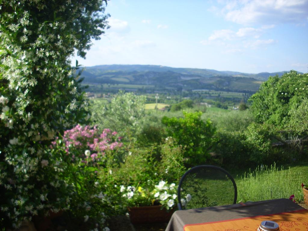 Chiara E Benedetta Villa Degli Ulivi Orvieto Exterior foto